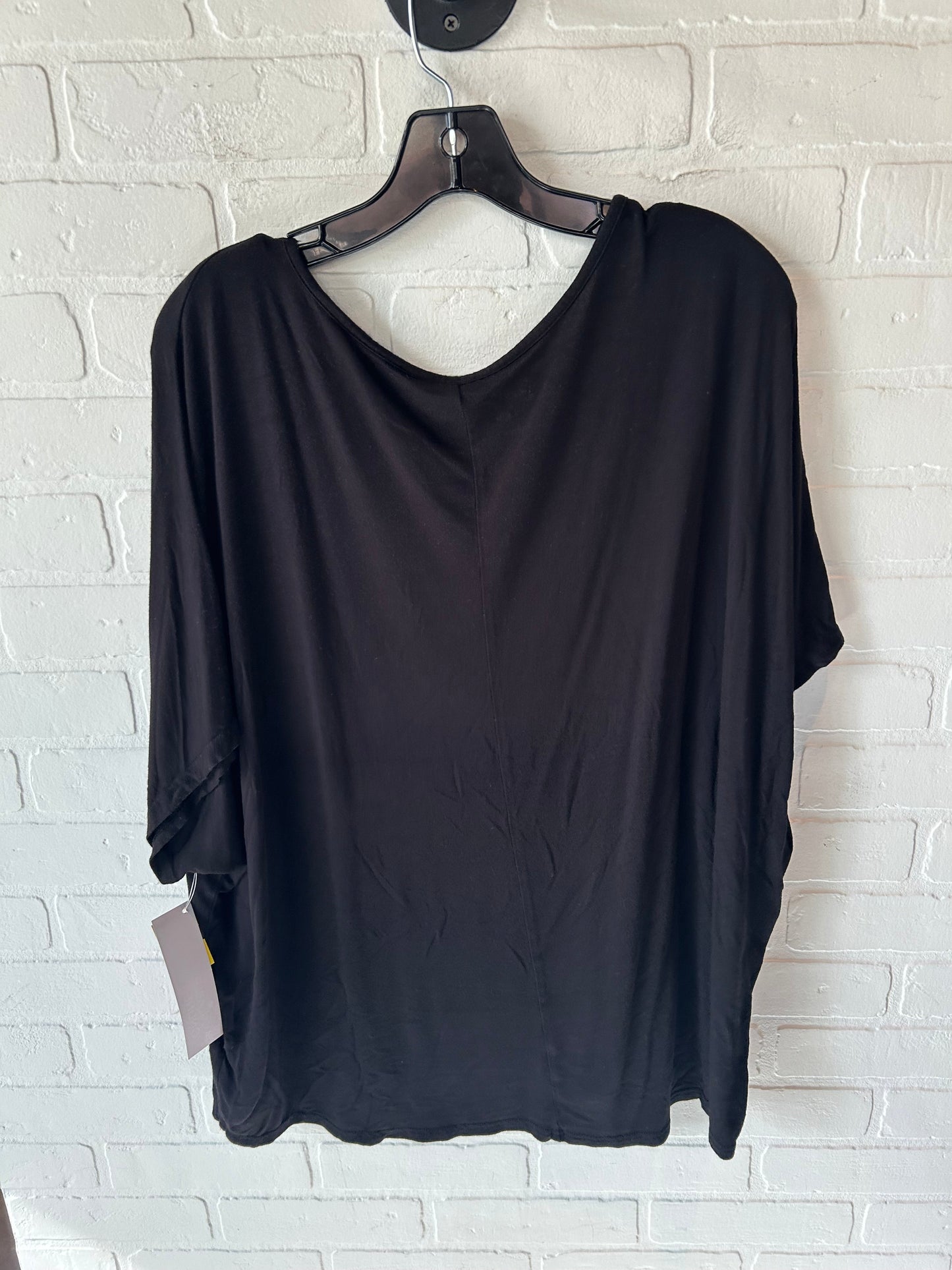 Top Short Sleeve Basic By Maurices In Black, Size: 1x