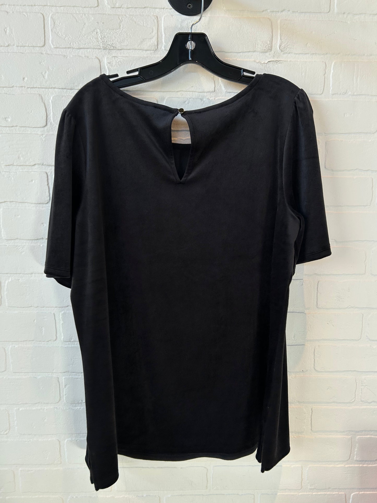 Top Short Sleeve By Loft In Black, Size: 1x