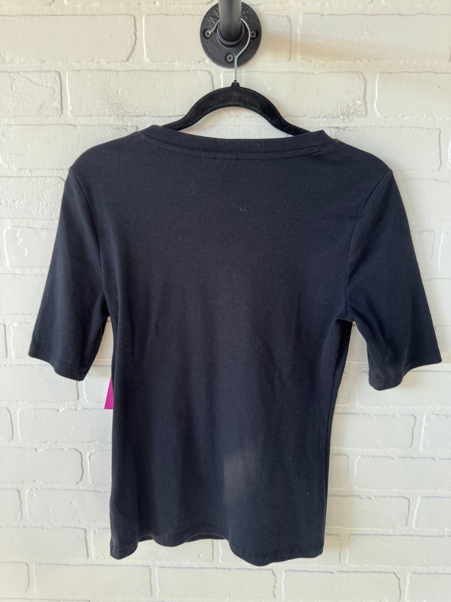 Top Short Sleeve By Gap In Black, Size: M