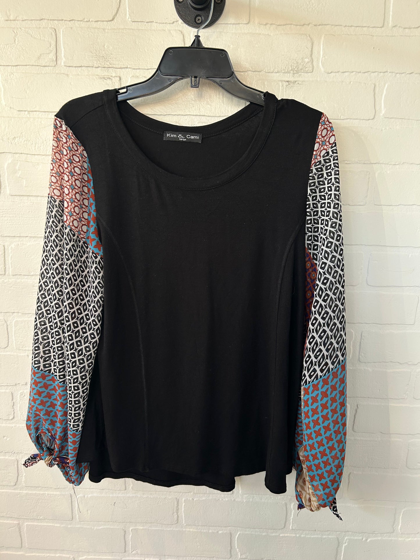 Top Long Sleeve By Kim & Cami In Black, Size: L