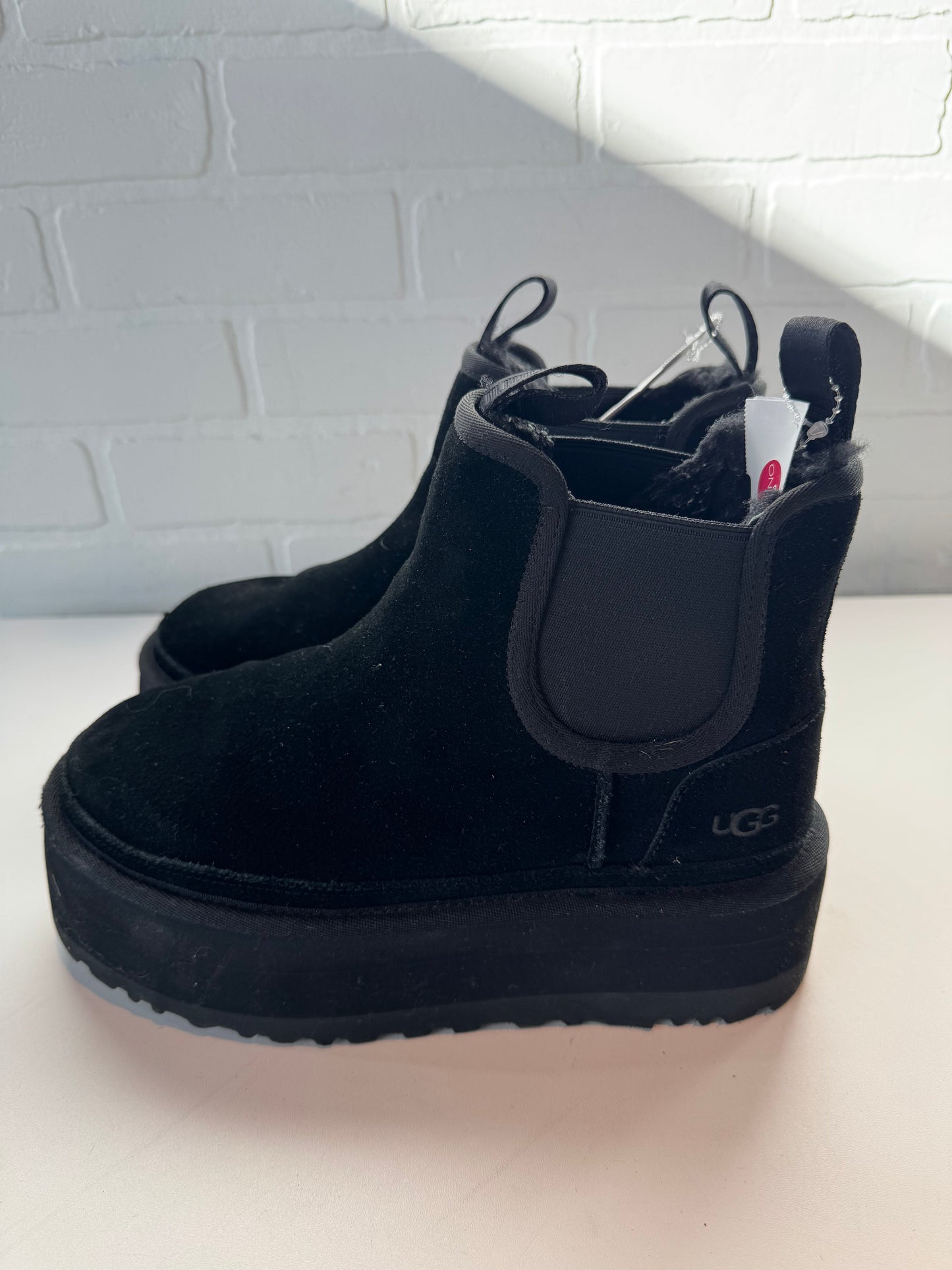 Boots Designer By Ugg In Black, Size: 7