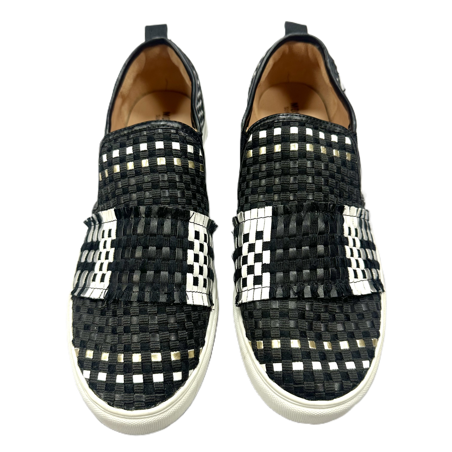 Shoes Sneakers By Mossimo In Black & White, Size: 9.5