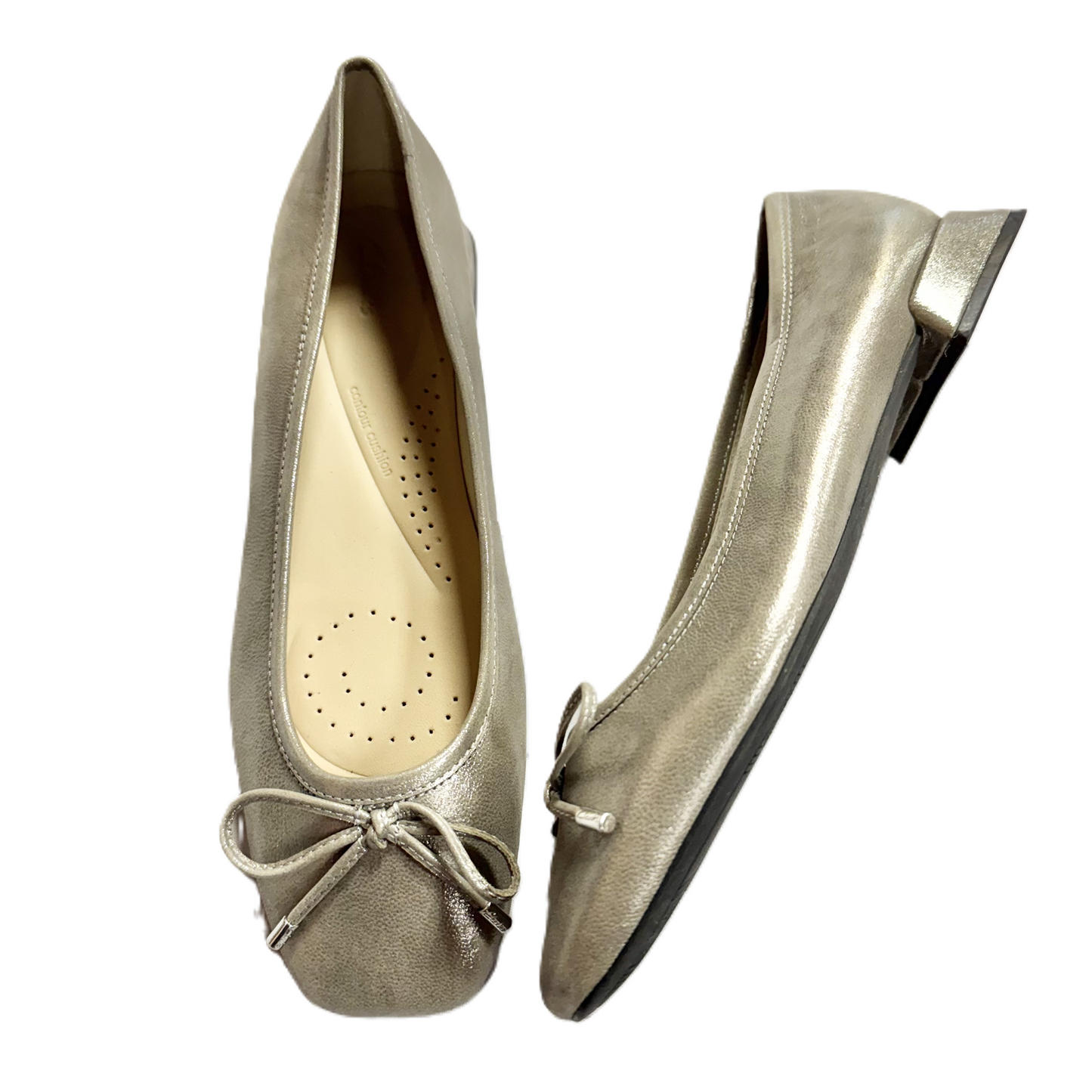 Shoes Flats By Clarks In Silver, Size: 7.5