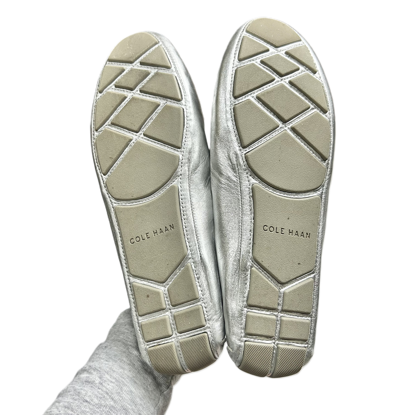 Shoes Flats By Cole-haan In Silver, Size: 9.5