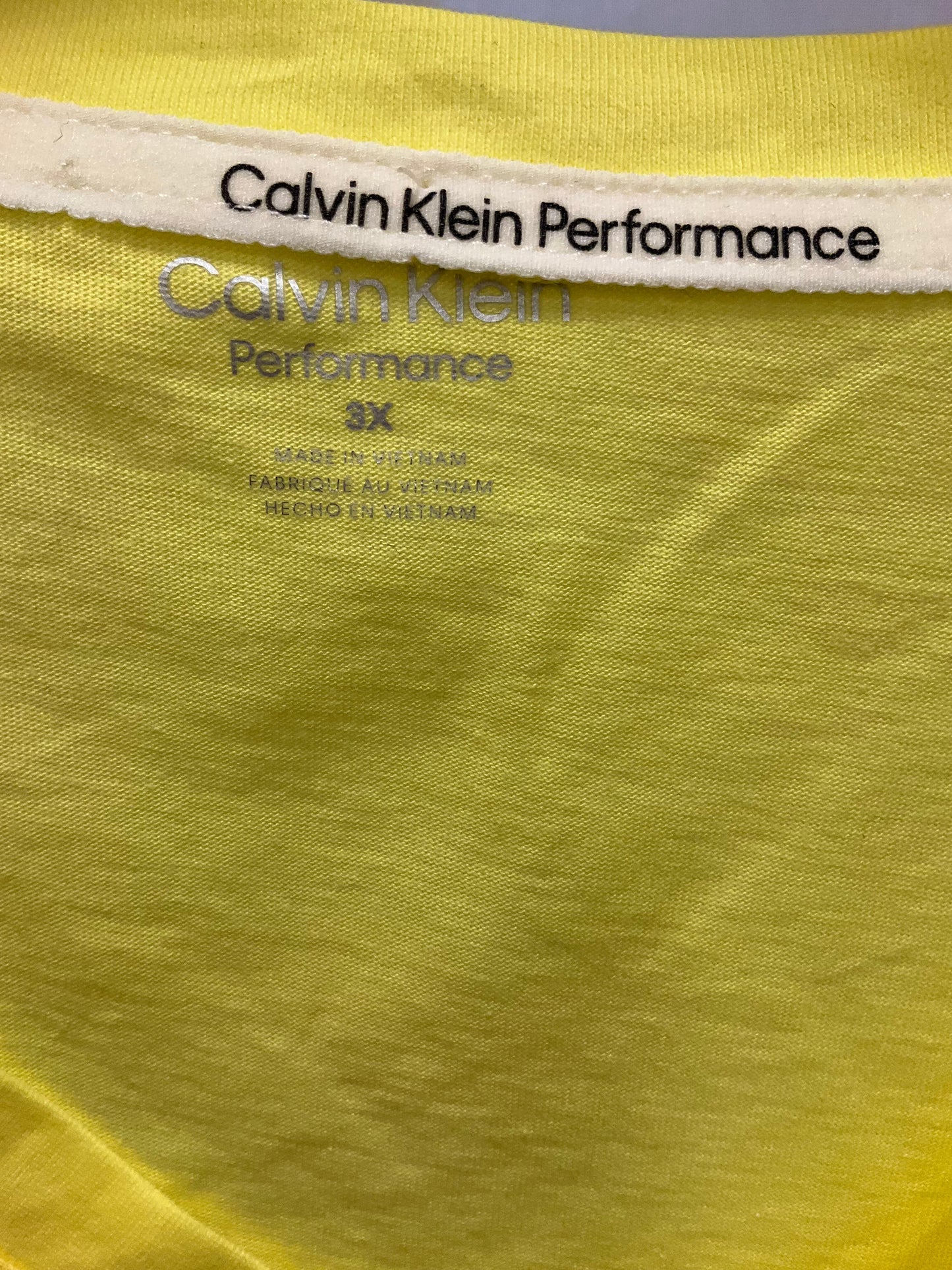 Athletic Top Short Sleeve By Calvin Klein Performance In Yellow, Size: 26