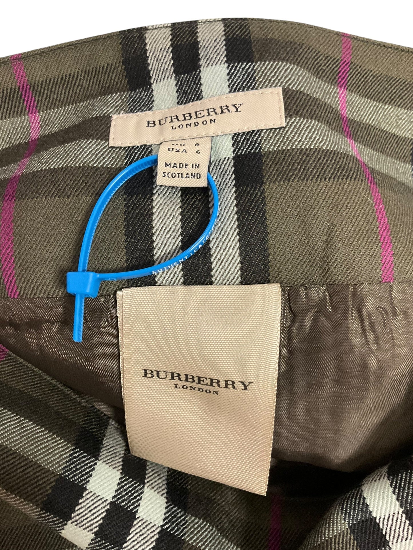 Skirt Luxury Designer By Burberry In Plaid, Size: 6