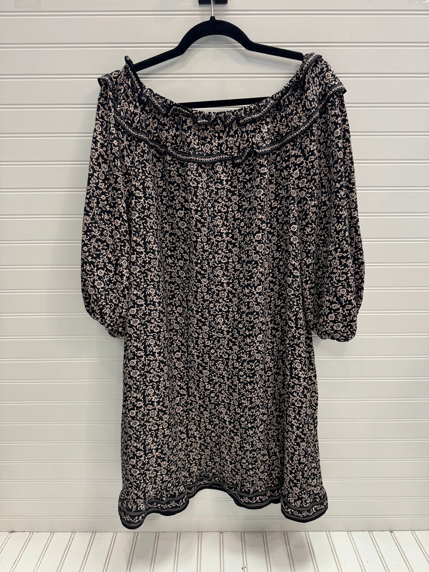 Black & Cream Dress Casual Short Max Studio, Size M