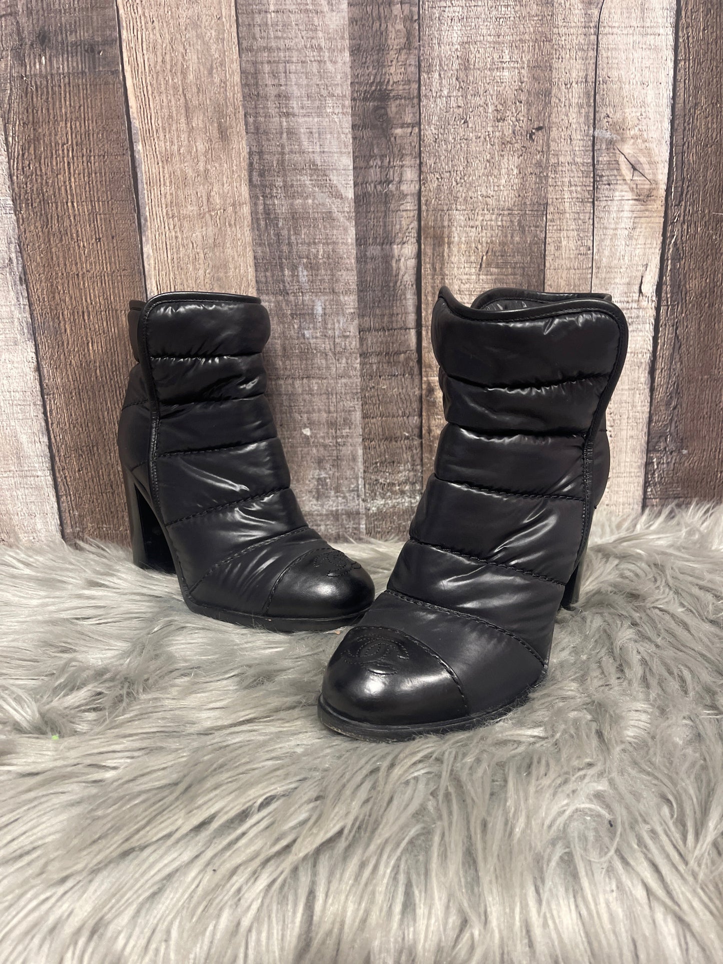 Black Boots Luxury Designer Chanel, Size 6 (36)