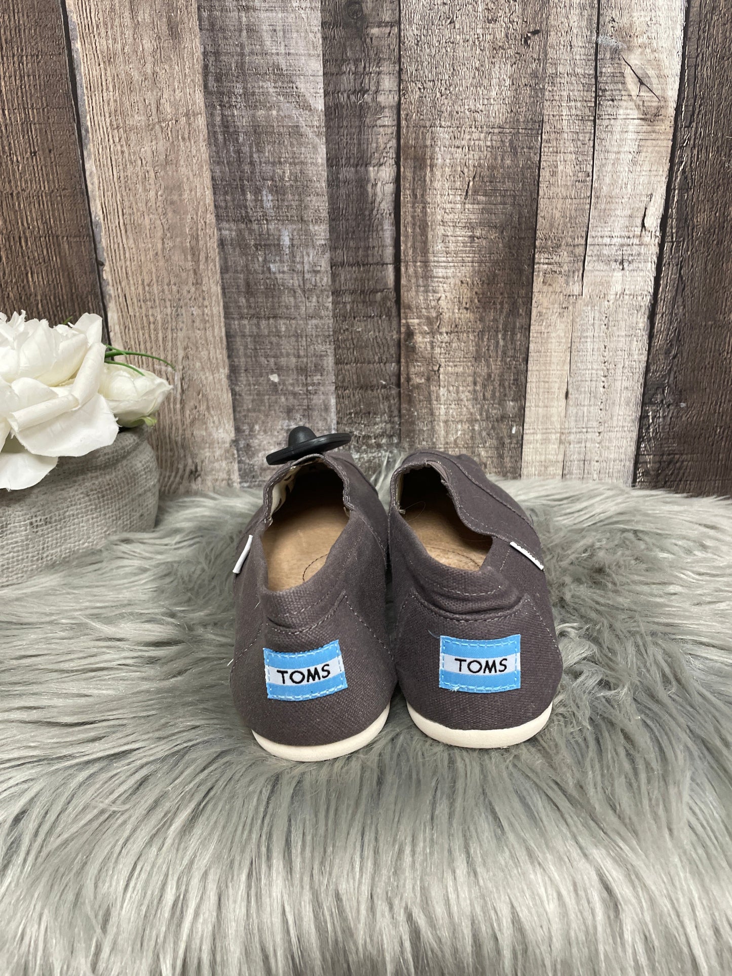 Shoes Flats By Toms  Size: 8
