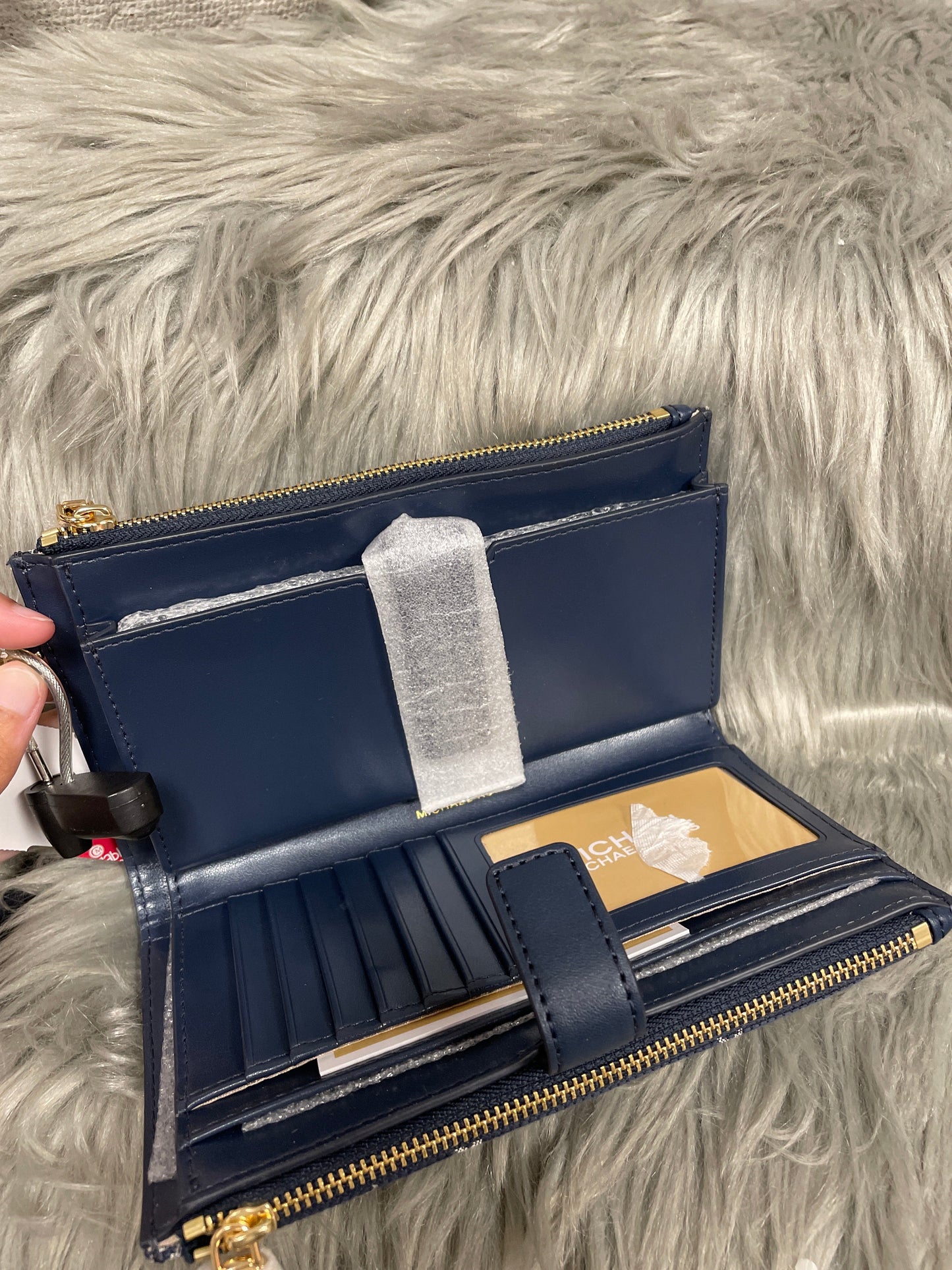 Clutch Designer Michael Kors, Size Medium