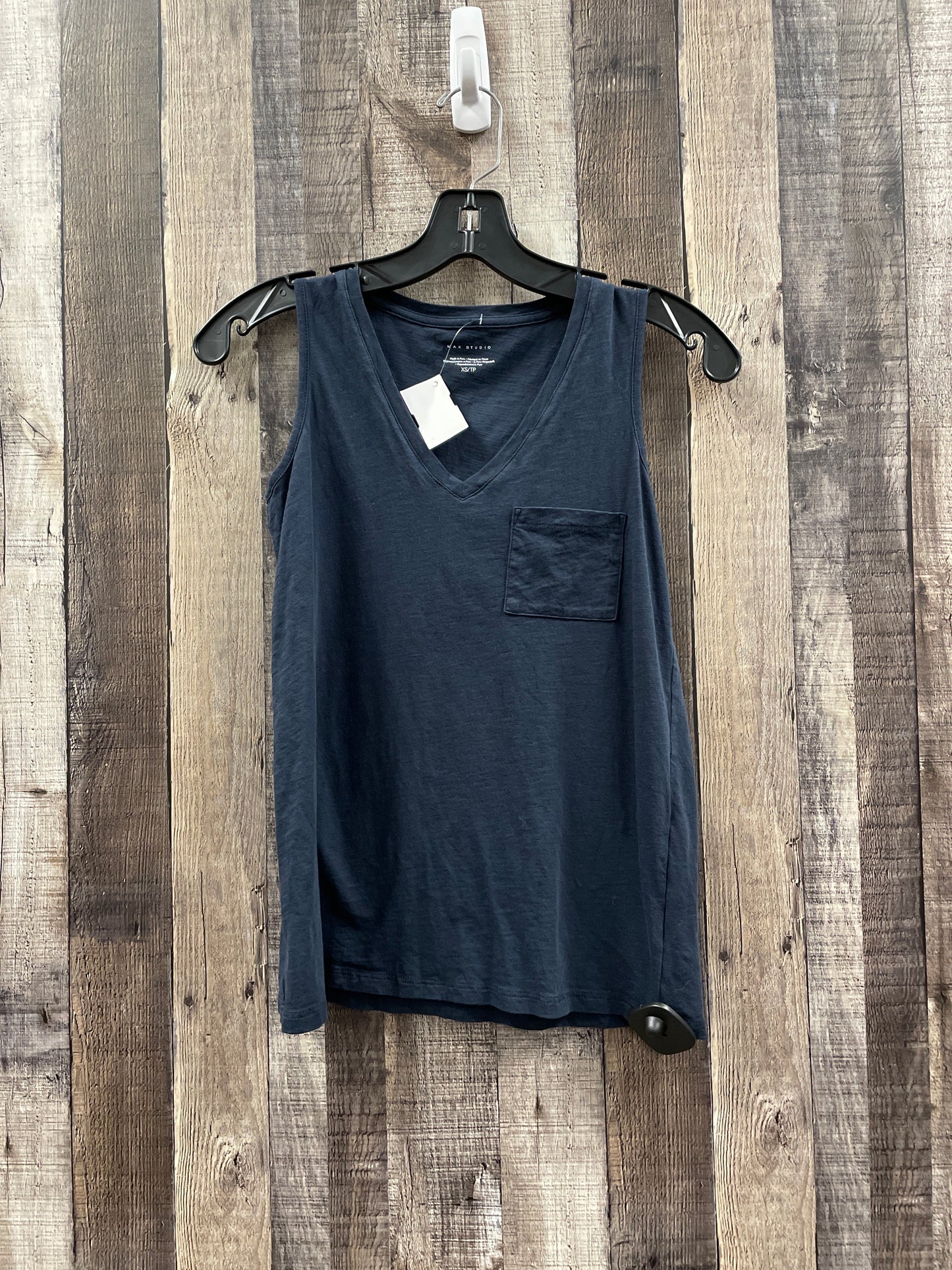 Top Sleeveless By Max Studio In Navy, Size: Xs