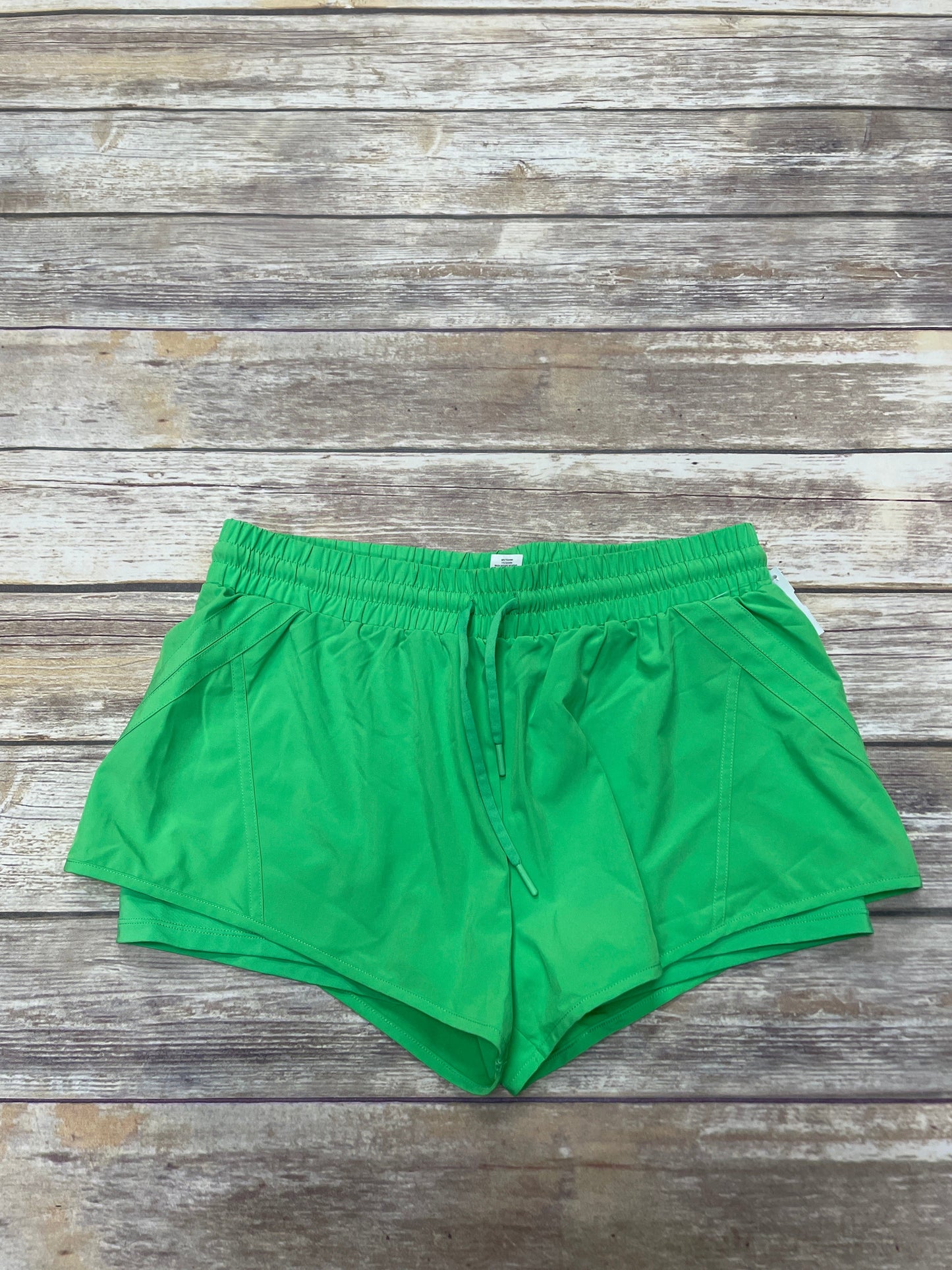 Green Athletic Shorts Zyia, Size L