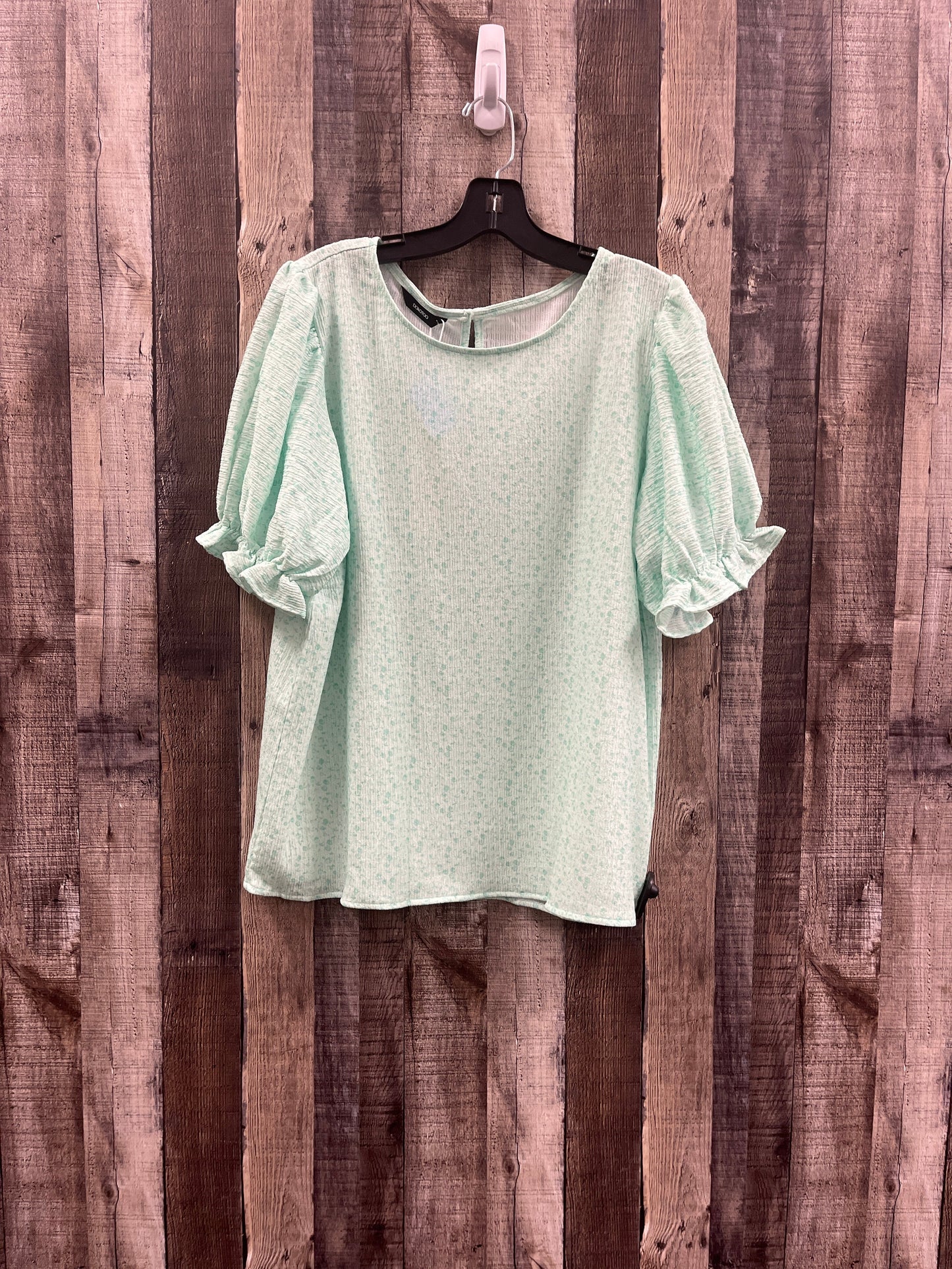 Top Short Sleeve By Cme In Green, Size: Xl