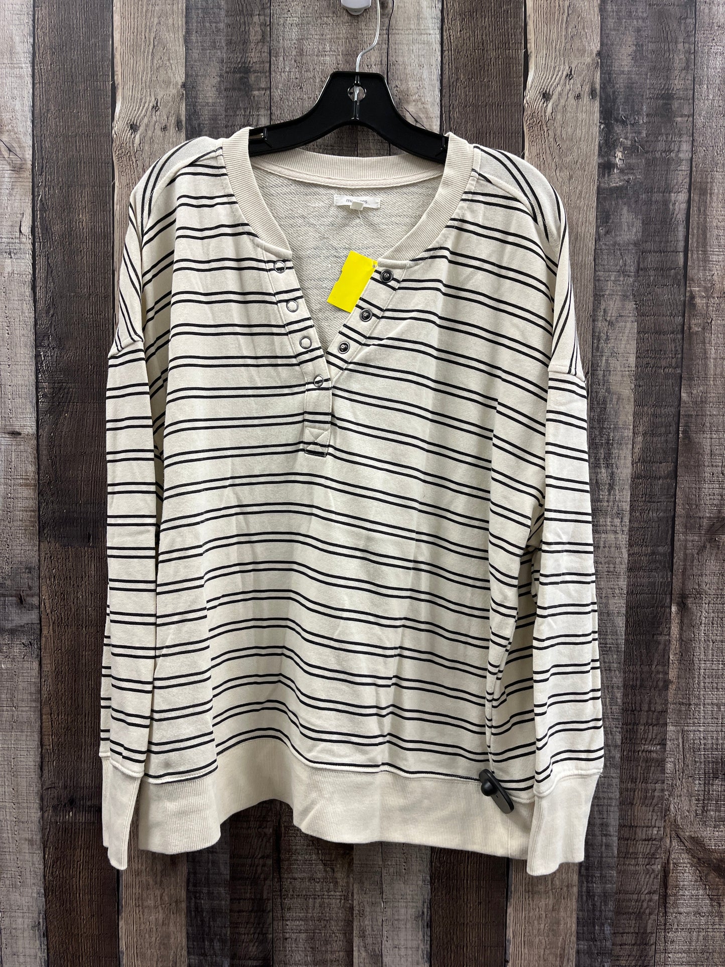 Top Long Sleeve By Maurices In Striped Pattern, Size: 1x