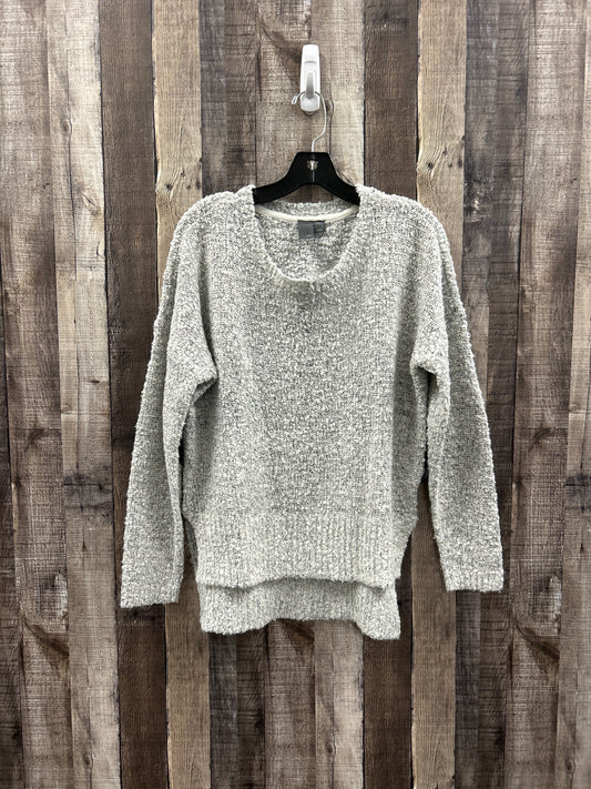 Sweater By Quinn In Grey, Size: L