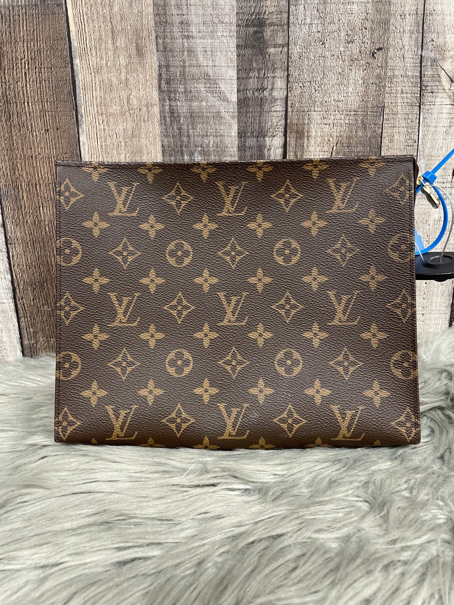 Clutch Luxury Designer By Louis Vuitton, Size: Medium