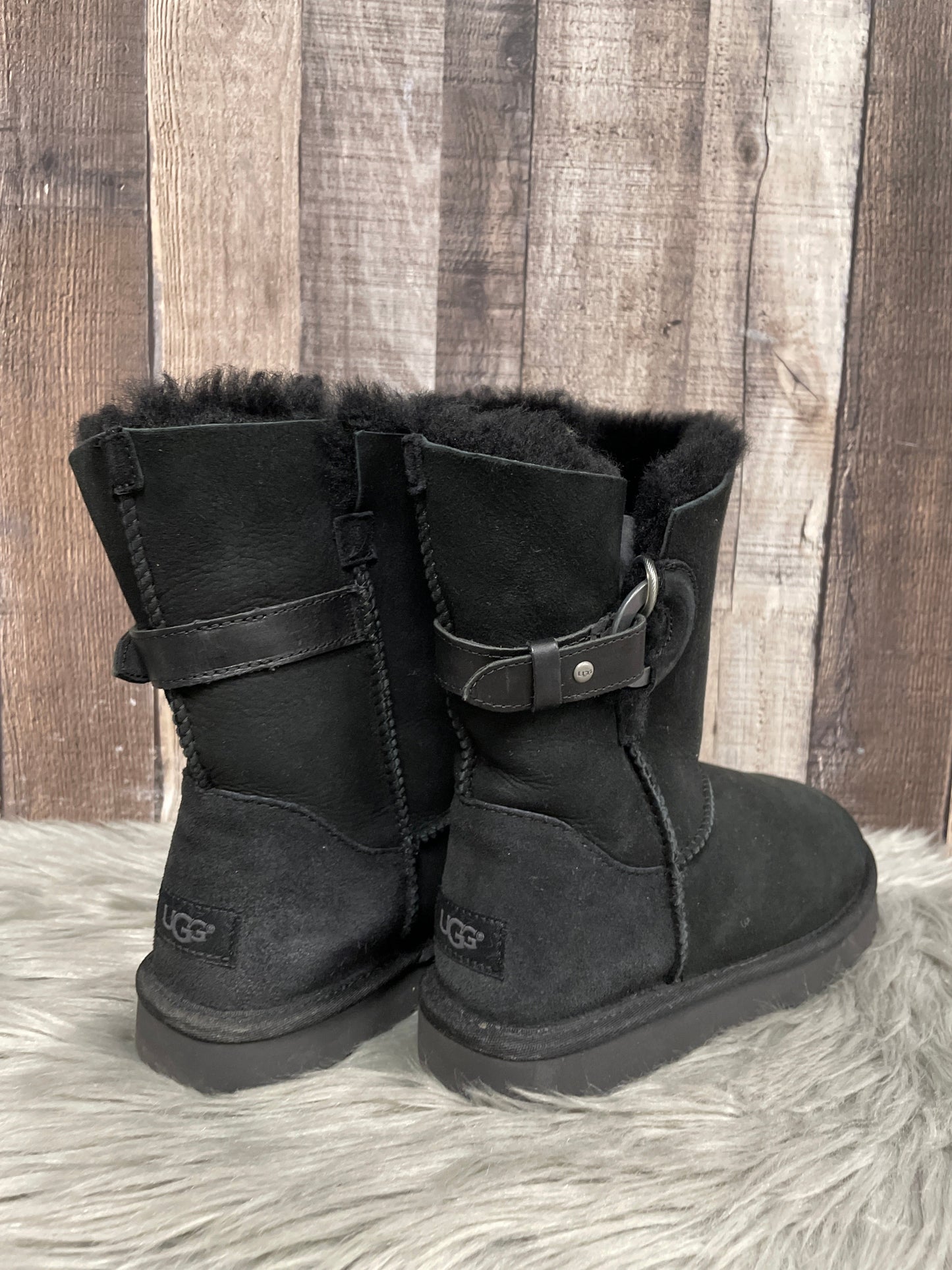 Boots Designer By Ugg In Black, Size: 6