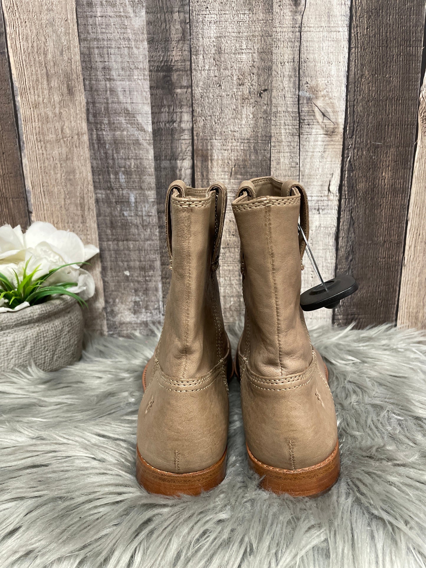 Tan Boots Ankle Flats Frye, Size 8