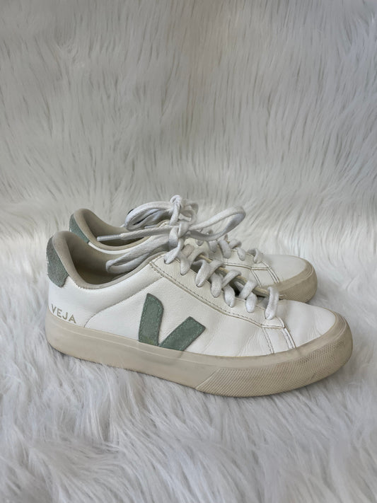 Shoes Sneakers By Veja In Cream & Green, Size: 6