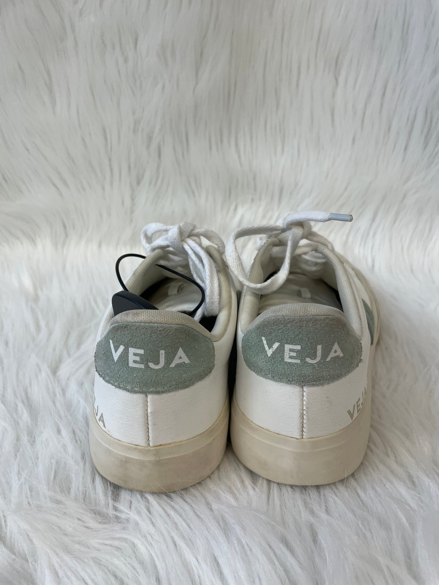 Shoes Sneakers By Veja In Cream & Green, Size: 6