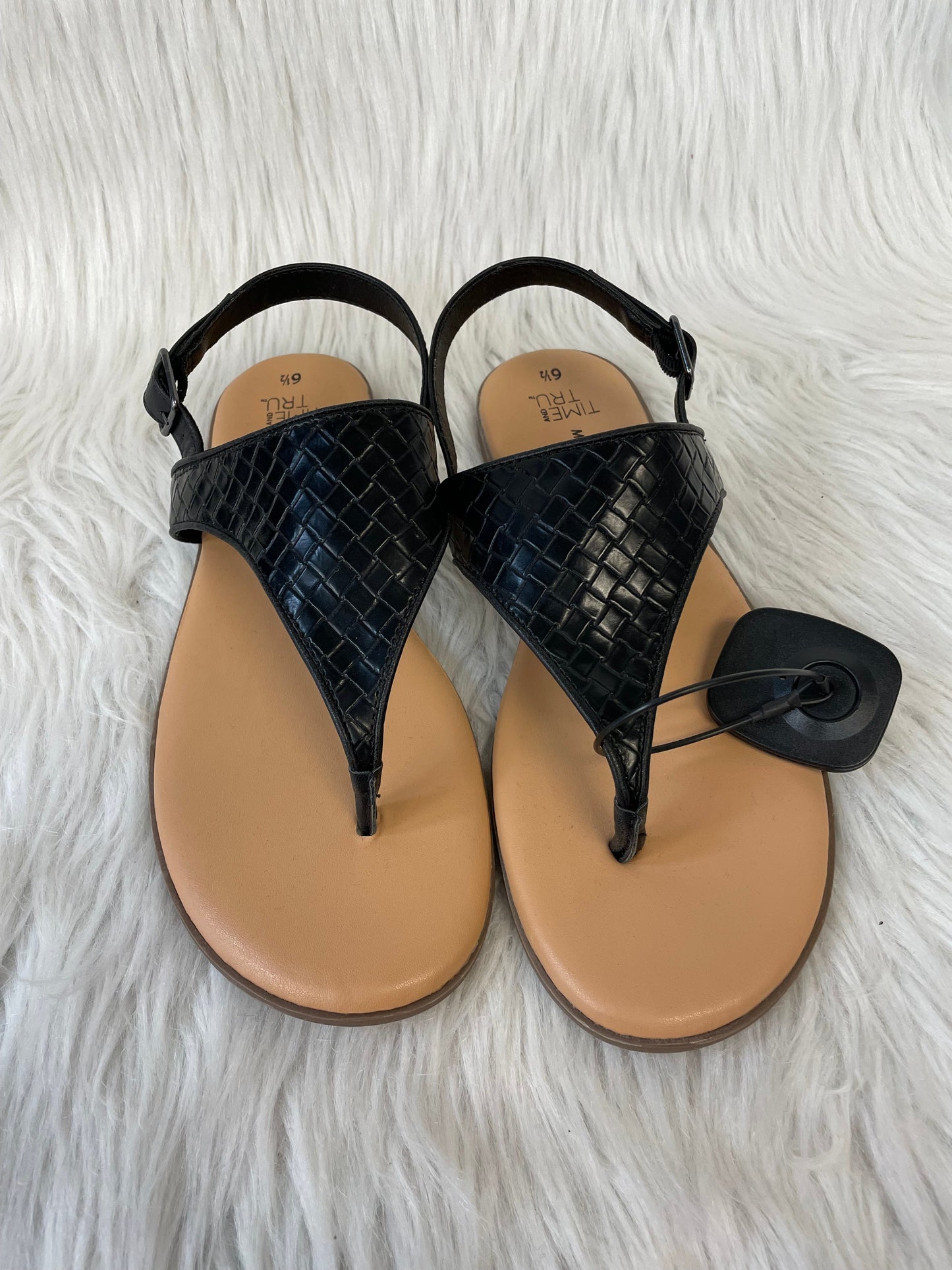 Sandals Flats By Time And Tru In Black, Size: 6.5