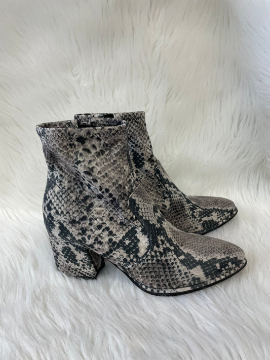 Boots Ankle Heels By Marc Fisher In Snakeskin Print, Size: 6