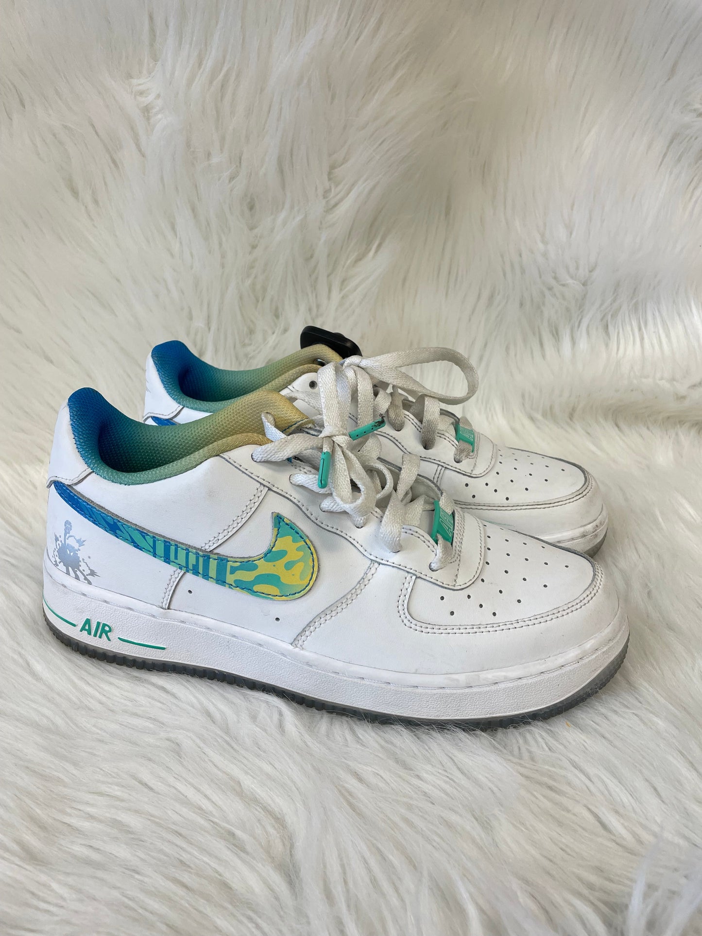 Shoes Sneakers By Nike In White, Size: 8