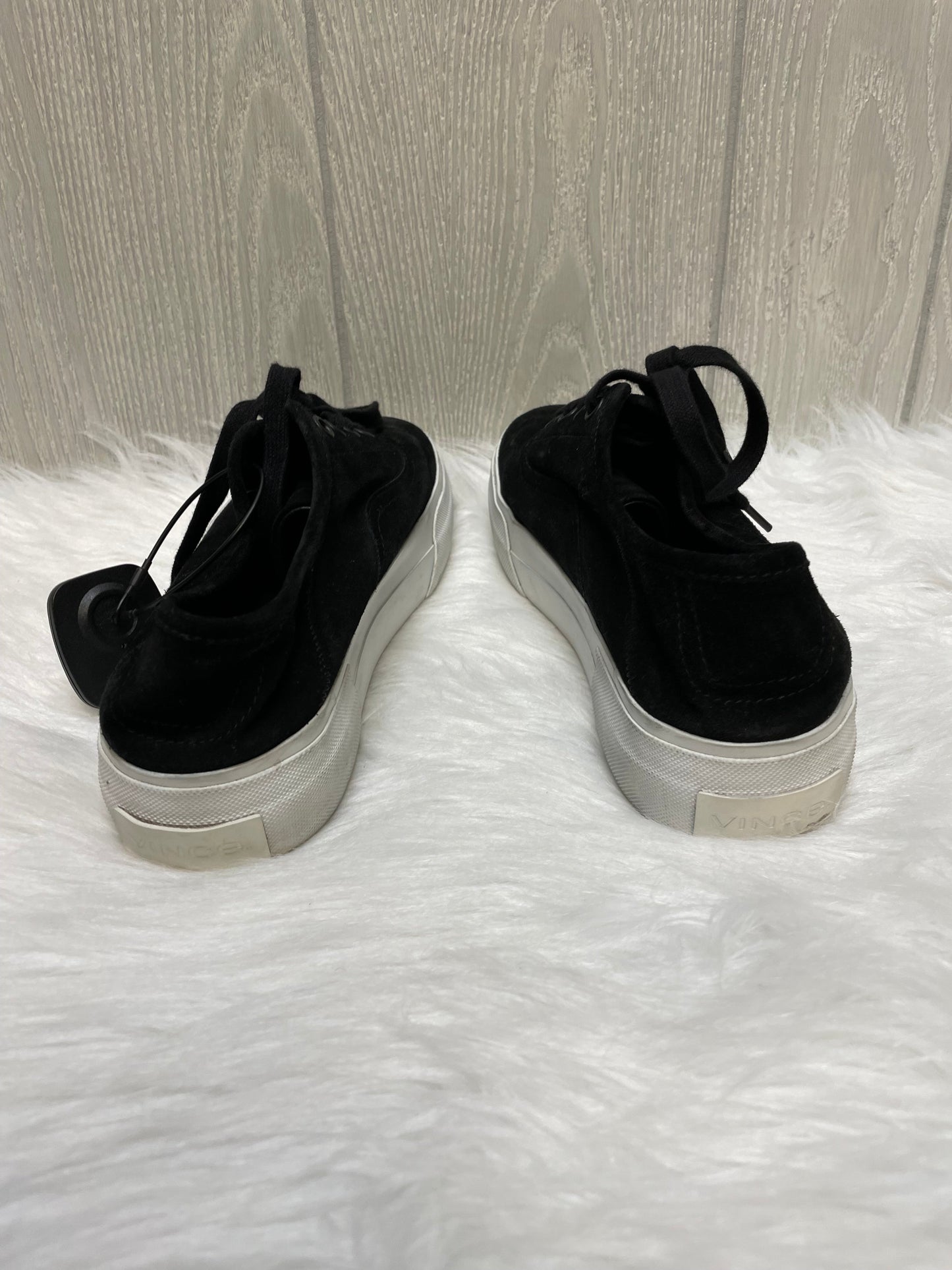 Black & White Shoes Sneakers Vince, Size 7.5