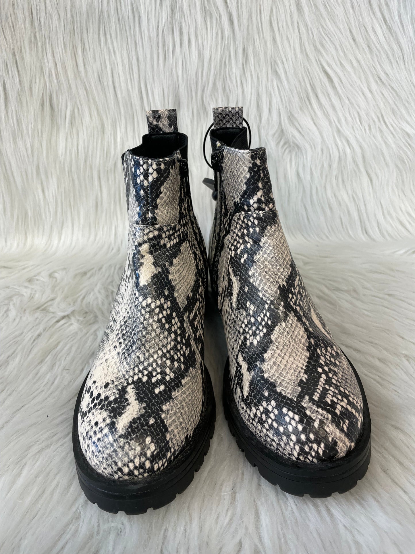 Boots Ankle Heels By Universal Thread In Snakeskin Print, Size: 7.5