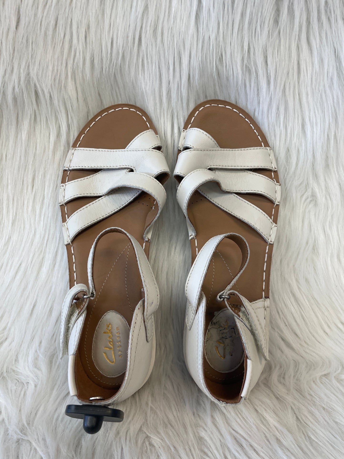 Sandals Flats By Clarks In White, Size: 10