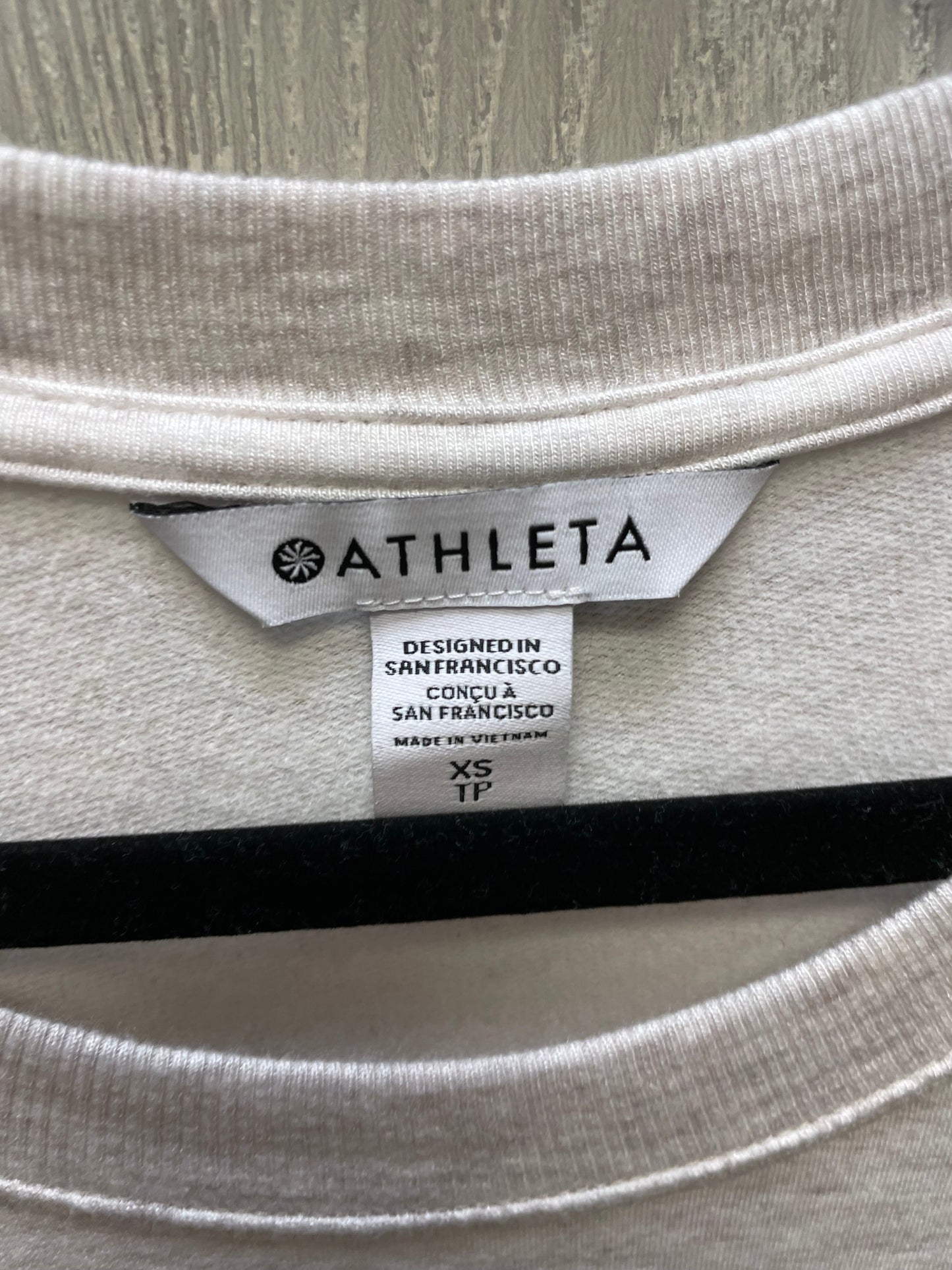 Top Long Sleeve By Athleta In Cream, Size: Xs