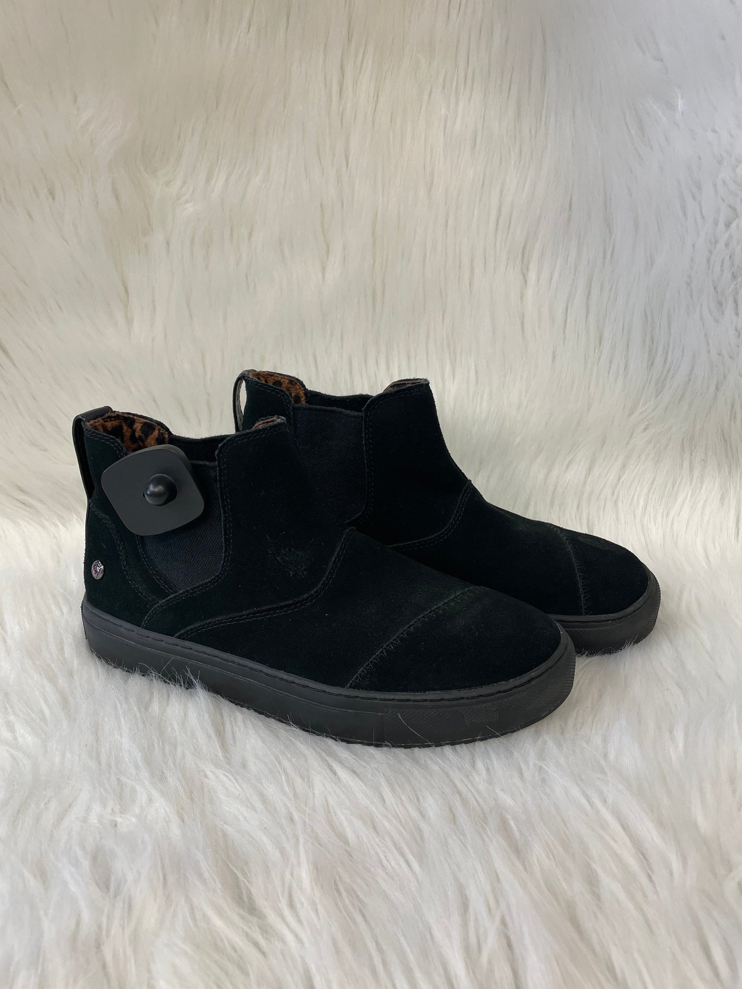 Shoes Sneakers By Bobs In Black, Size: 7.5