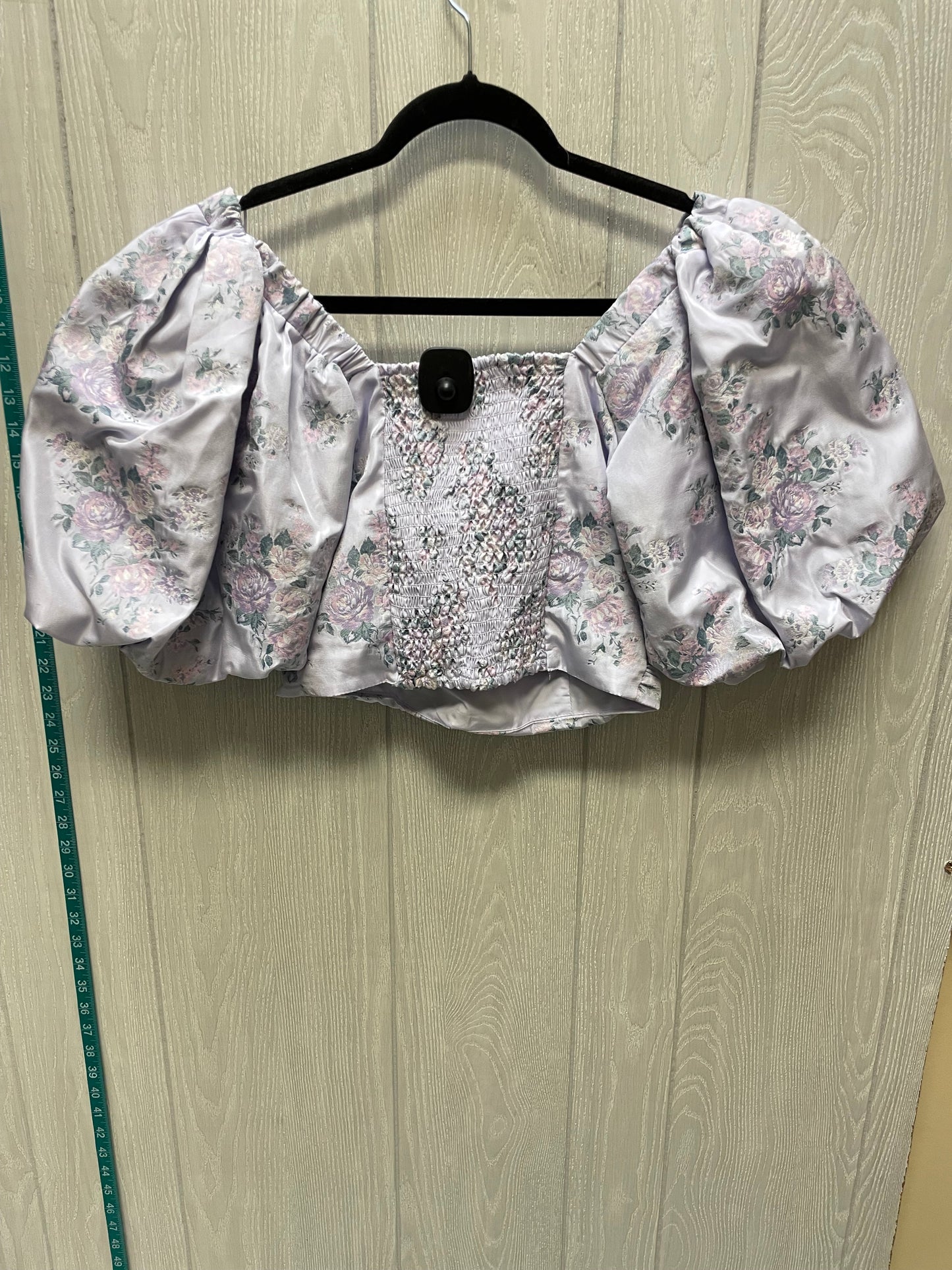 Top Short Sleeve By Express In Floral Print, Size: M