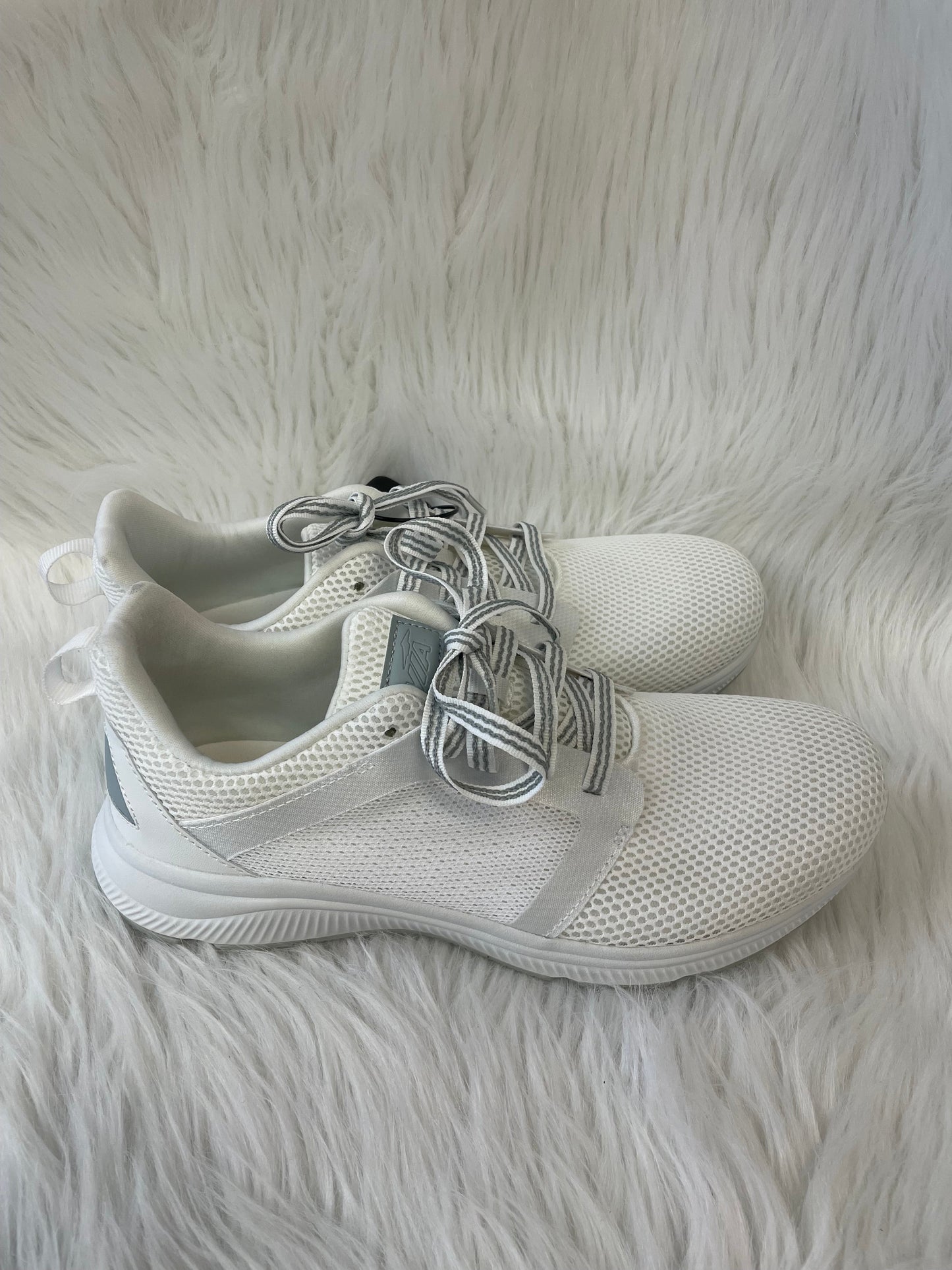 Shoes Athletic By Avia In White, Size: 9