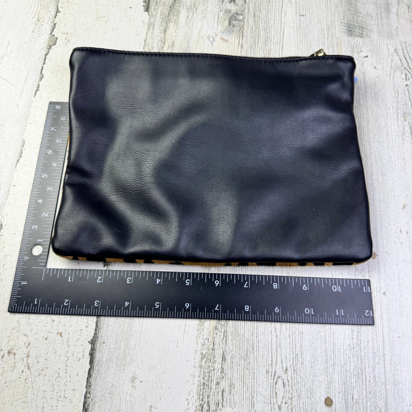 Clutch By Clothes Mentor, Size: Large