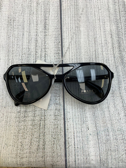 Sunglasses Prada, Size 01 Piece