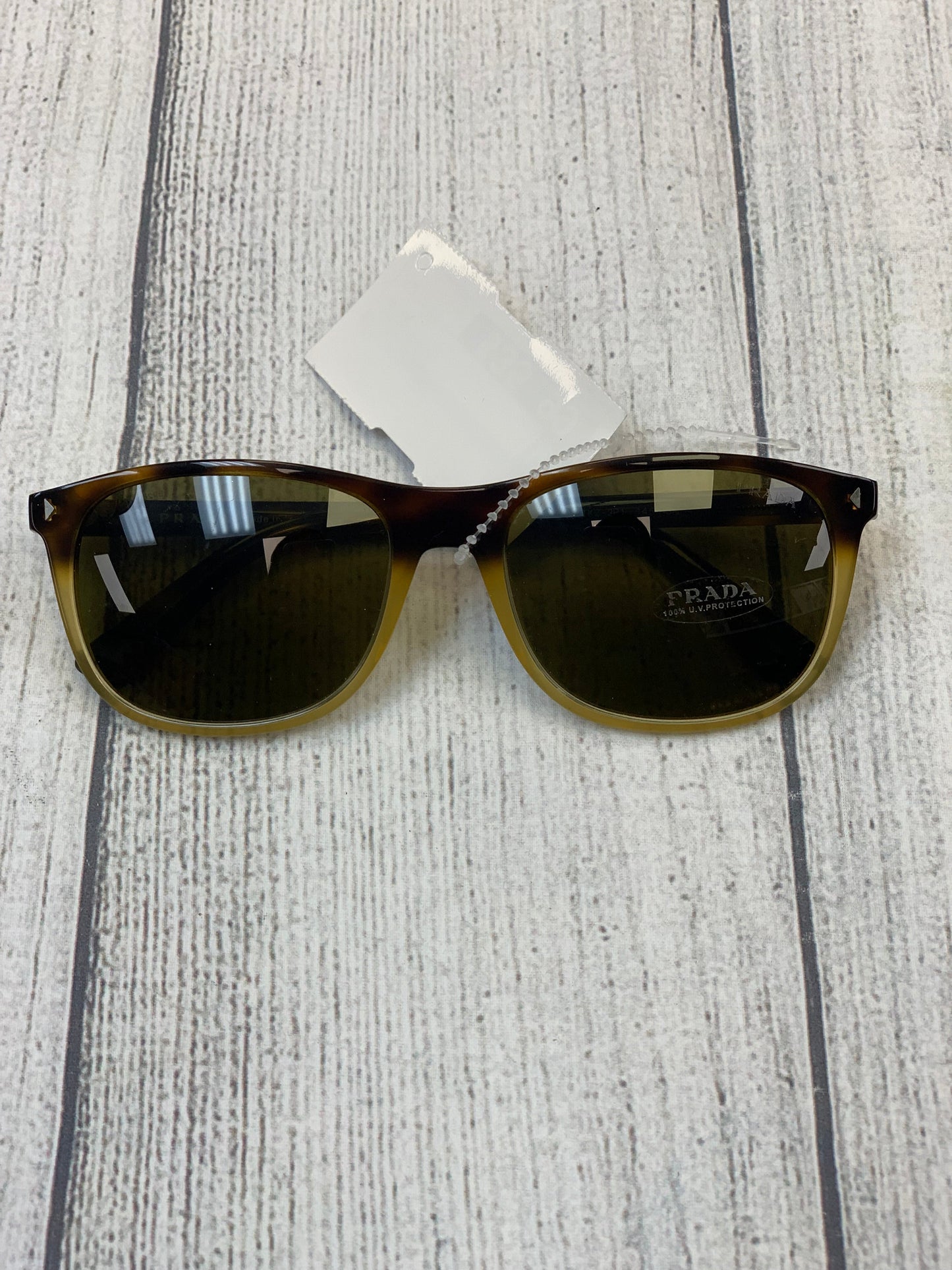 Sunglasses Prada, Size 01 Piece