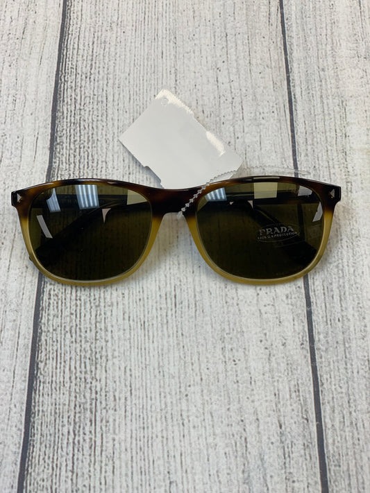 Sunglasses Prada, Size 01 Piece