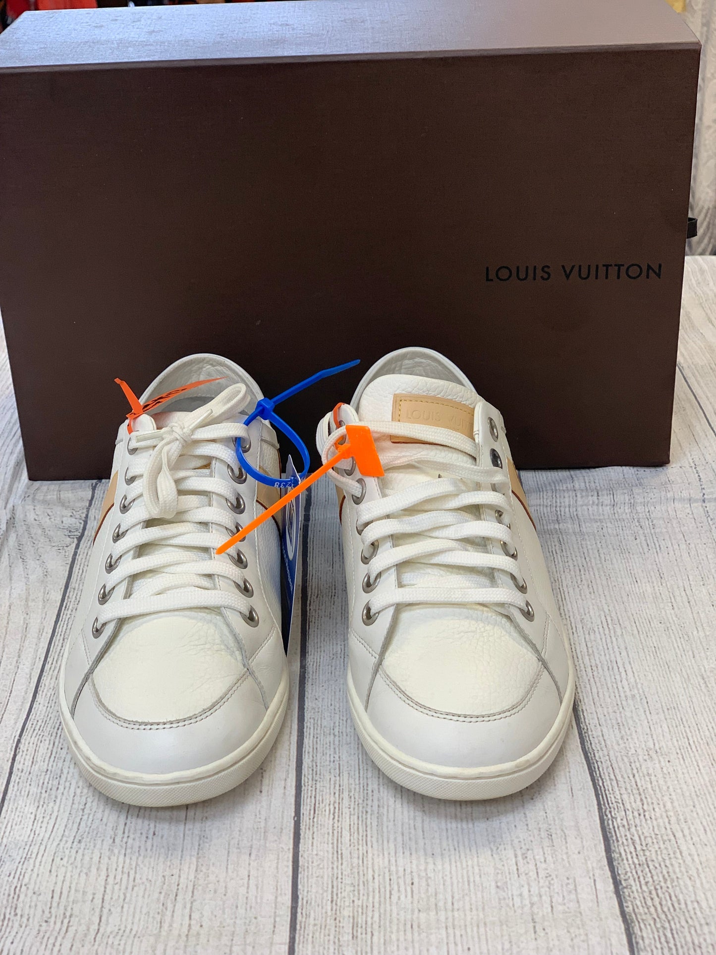 White Shoes Athletic Louis Vuitton, Size 7