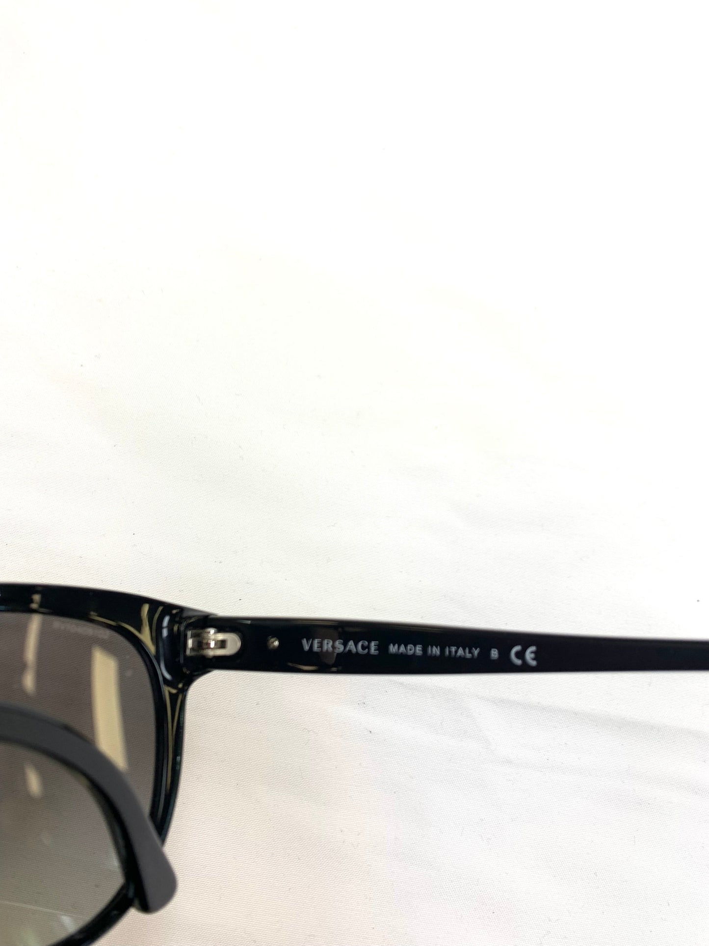 Sunglasses Designer By Versace, Size: 01 Piece