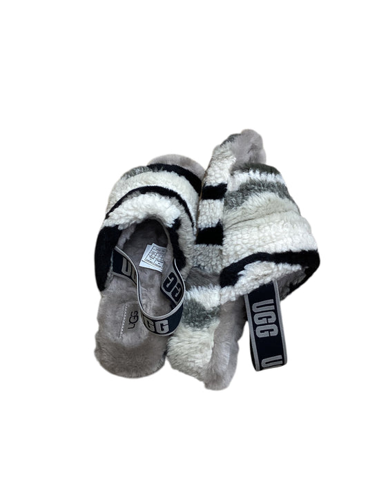 Slippers By Ugg In Black & Grey