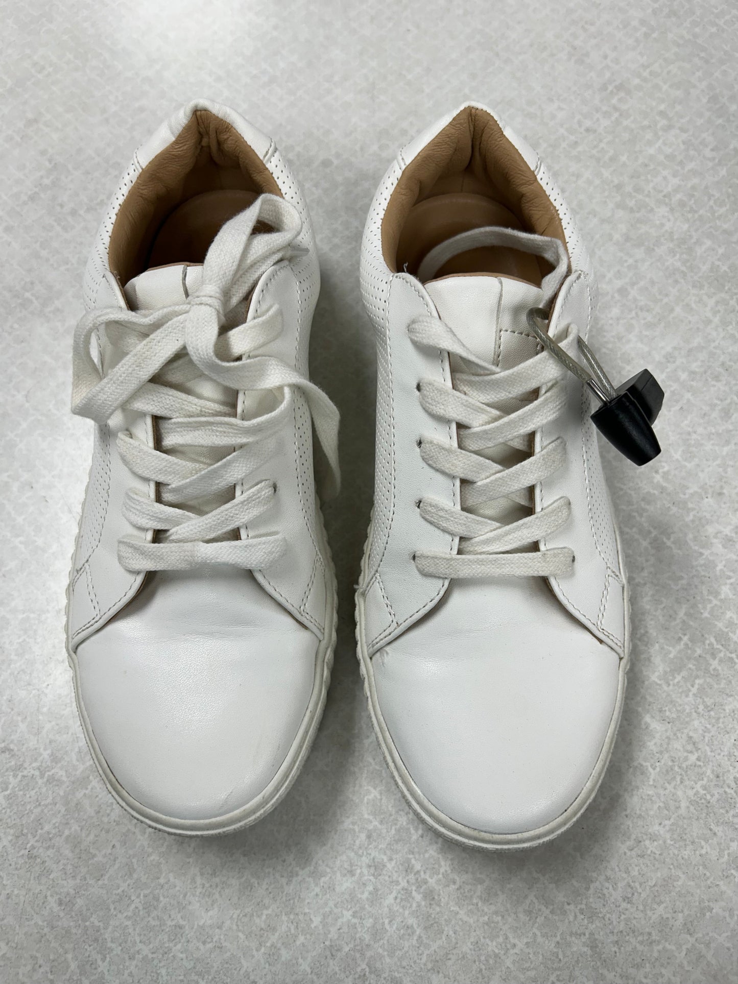 Shoes Sneakers By Steve Madden In White, Size: 8.5