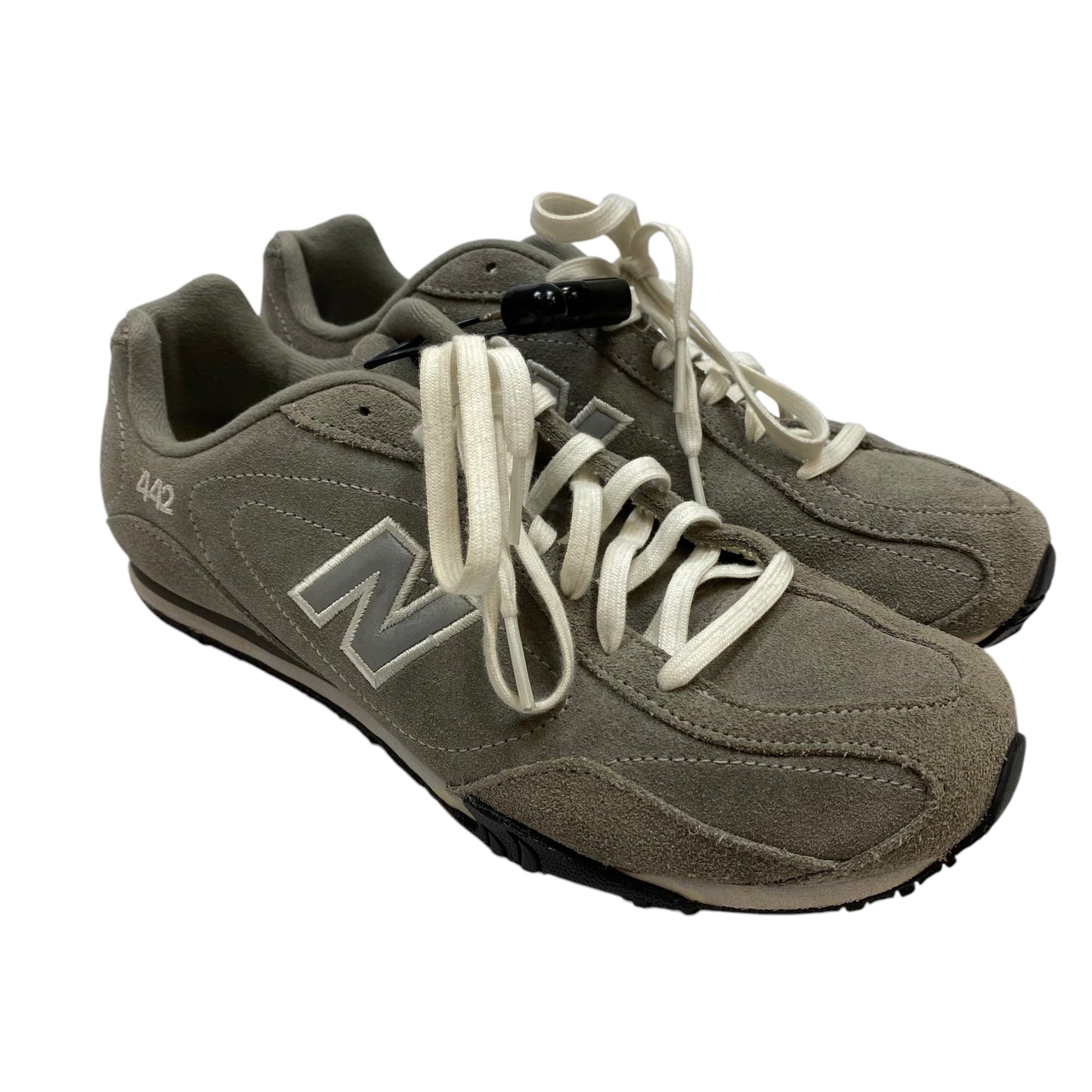 Shoes Sneakers By New Balance In Grey, Size: 9