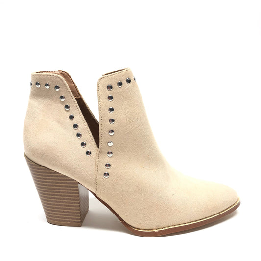 Boots Ankle Heels By Cme In Cream, Size: 9.5