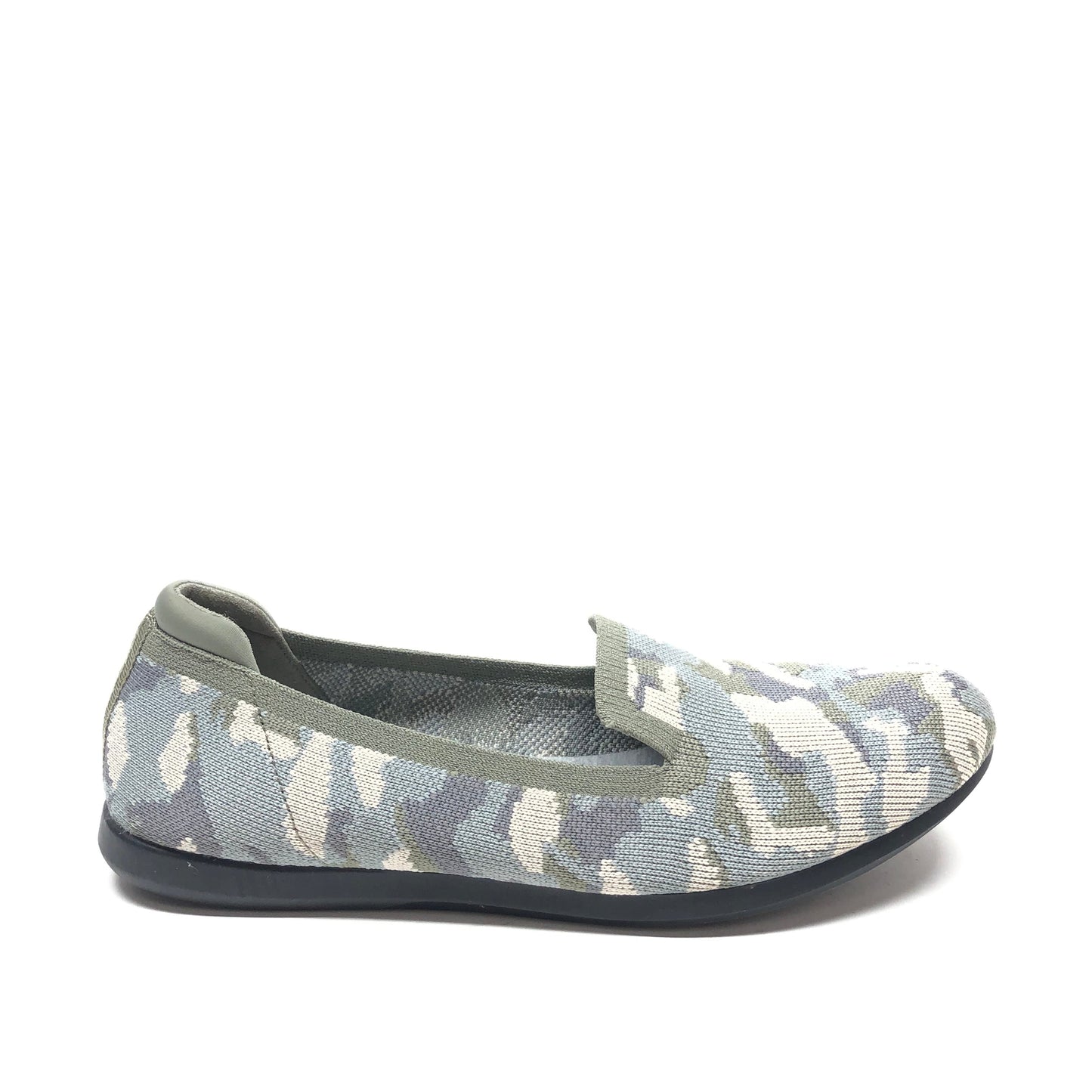 Shoes Flats By Clarks In Camouflage Print, Size: 7.5