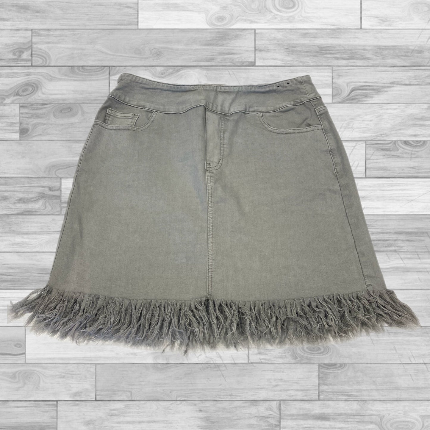 Skirt Mini & Short By Ethyl In Grey, Size: 14