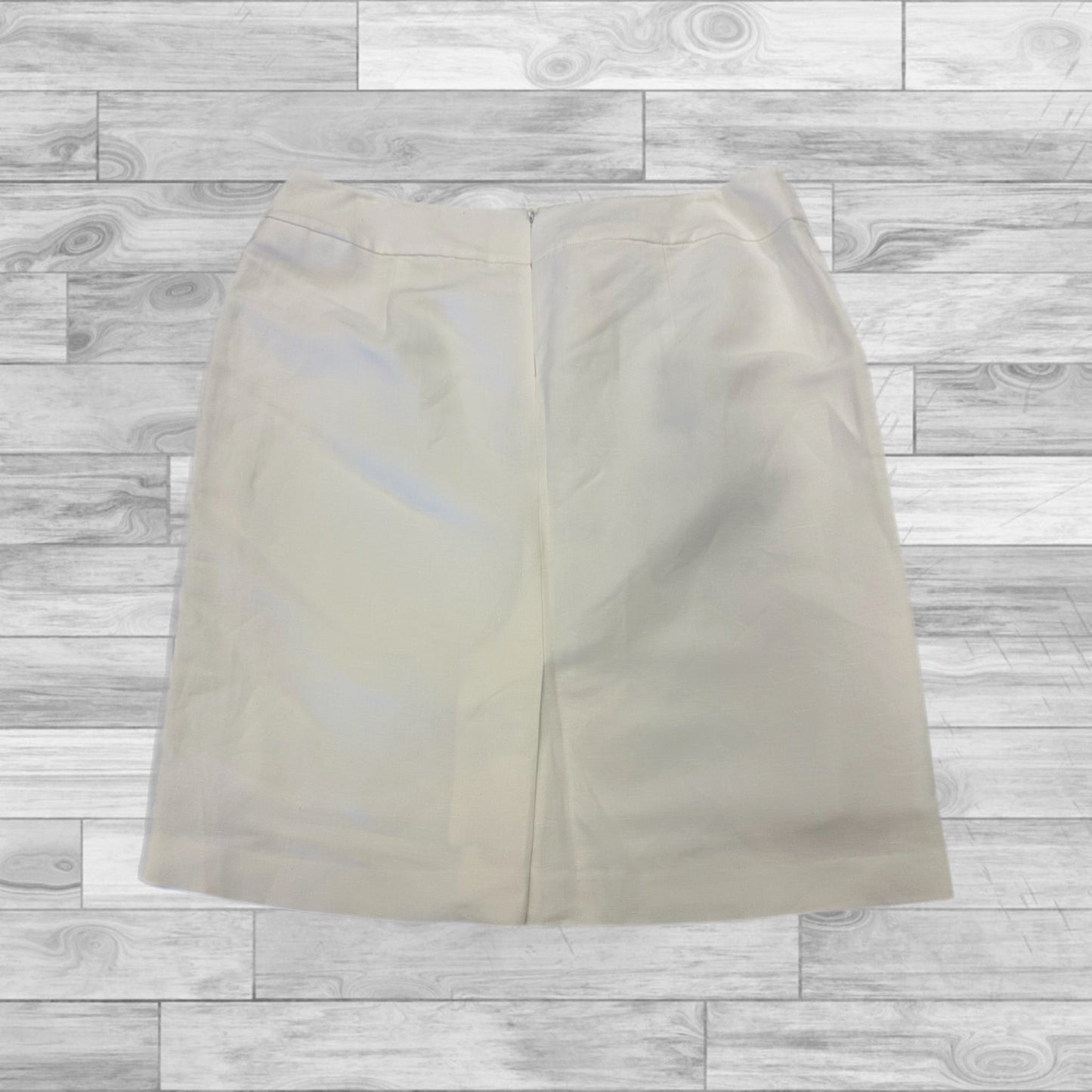 Skirt Mini & Short By Kasper In White, Size: 14