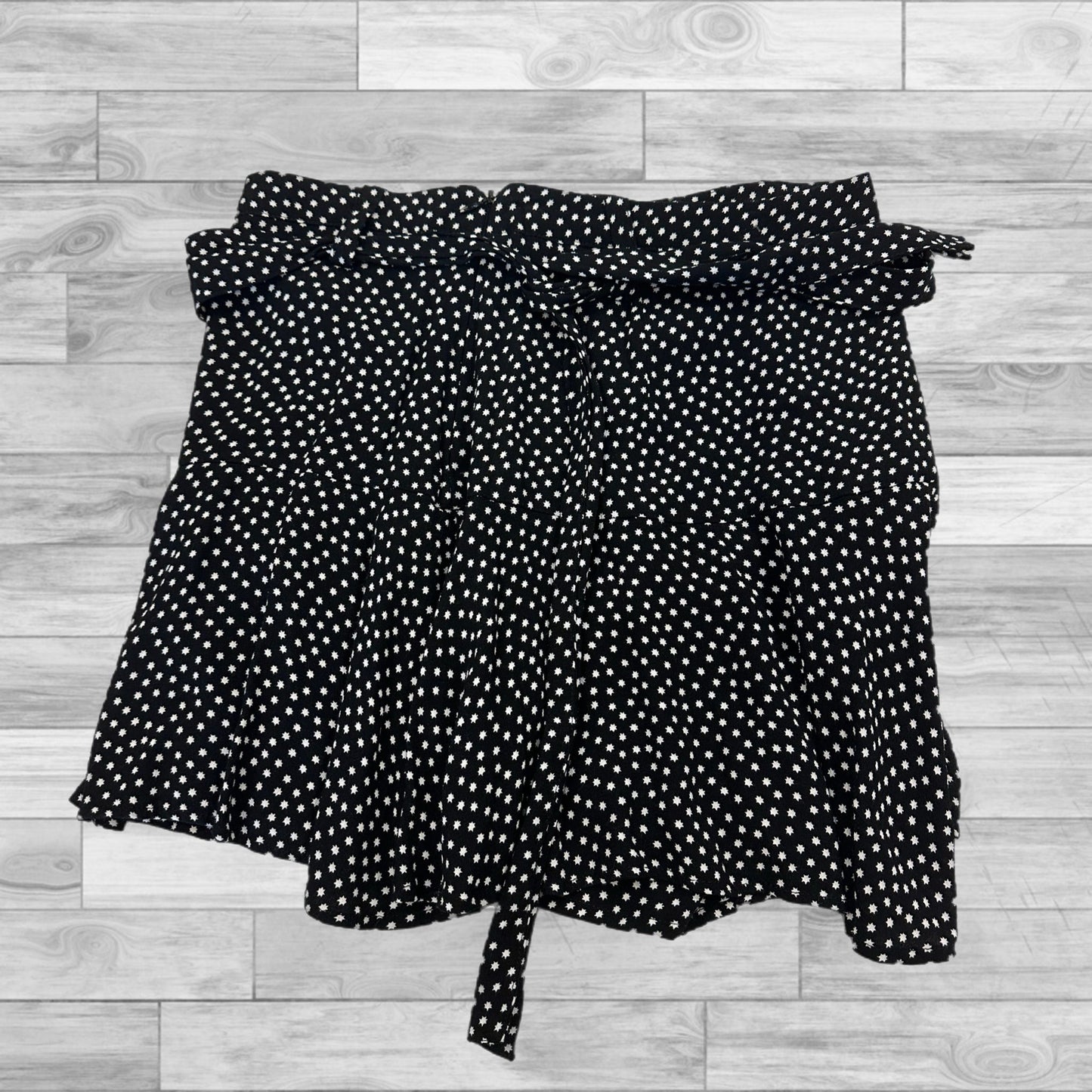 Skirt Mini & Short By Zara Basic In Black & White, Size: L