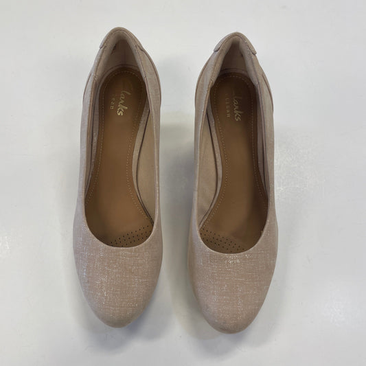 Shoes Heels Block By Clarks In Beige, Size: 6.5