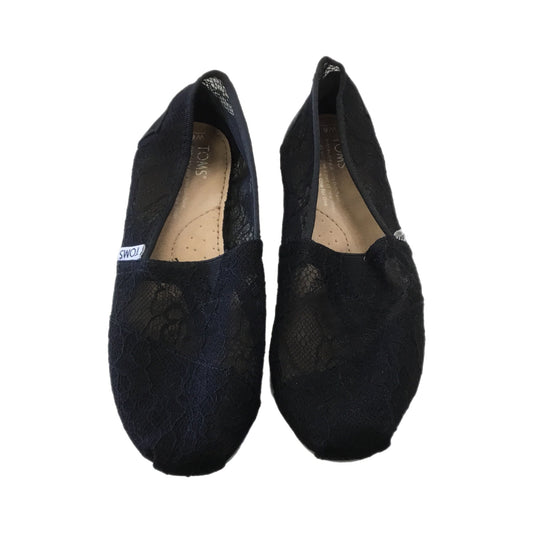 Shoes Flats By Toms In Black, Size: 6.5